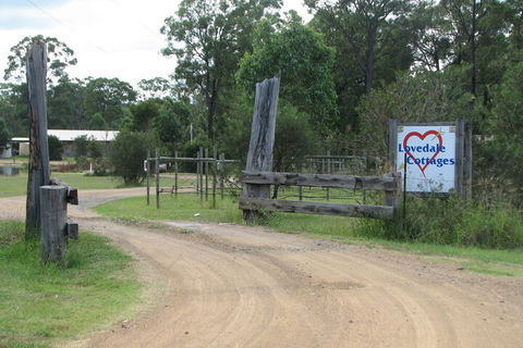 Lovedale Cottages - Redcliffe Tourism 1