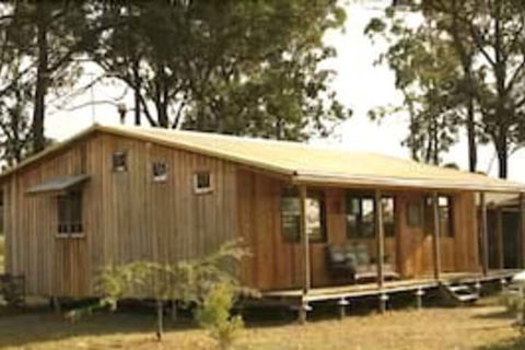 Lovedale Cottages - Redcliffe Tourism 3