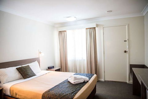 Lilac City Motor Inn & Steakhouse - Redcliffe Tourism 6