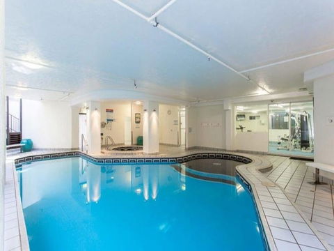 Aegean Apartments - Redcliffe Tourism 5