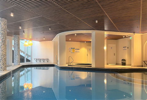 Aegean Apartments - Redcliffe Tourism 4