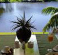 Alexander Lakeside Bed  Breakfast - Redcliffe Tourism