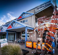 The Island Accommodation - Hostel - Redcliffe Tourism