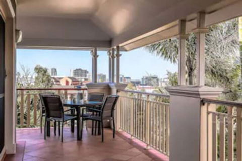 City Park Apartments - Redcliffe Tourism 0