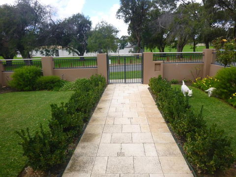 Santa Maria Executive B & B Fremantle - Redcliffe Tourism 3
