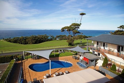 Amooran Oceanside - Redcliffe Tourism 1