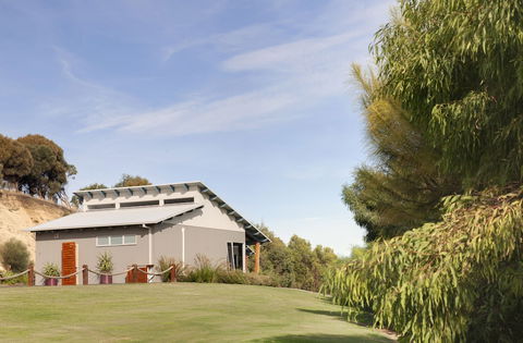 Anchors Port Campbell - Redcliffe Tourism 3