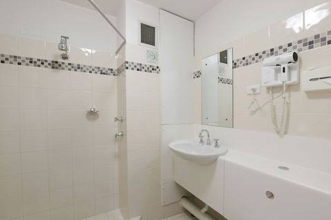 Atrium Resort Hotel - Redcliffe Tourism 4