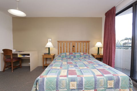 Atrium Resort Hotel - Redcliffe Tourism 6