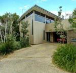 STYLISH HOLIDAY HOME OPPOSITE SURF - Redcliffe Tourism