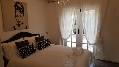 Bowral Escape - Redcliffe Tourism 7
