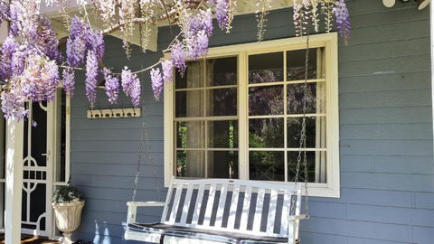 Bowral Escape - Redcliffe Tourism 2