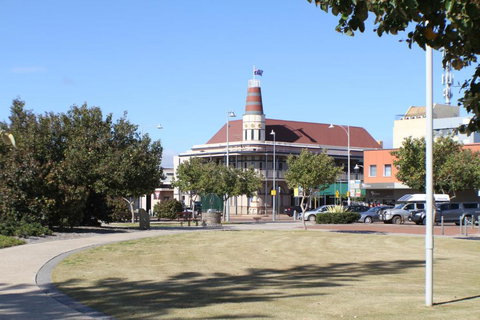 Geraldton Holiday Unit With Free Netflix - Redcliffe Tourism 1