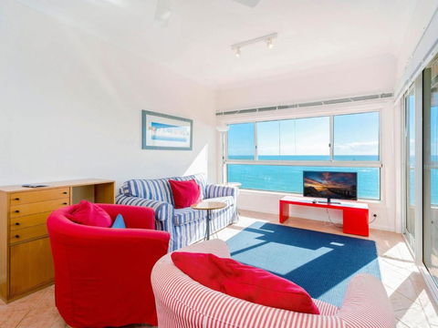 Avalon 4 Right Across The Road From Convent Beach Uninterrupted Views - Redcliffe Tourism 5