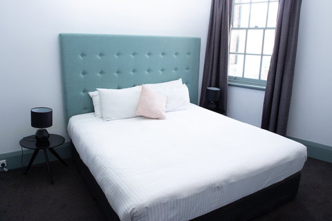 Oasis On Beamish Hotel - Redcliffe Tourism 3