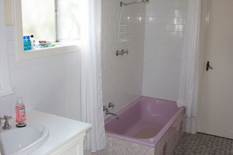 Archery Road Estate - Redcliffe Tourism 4