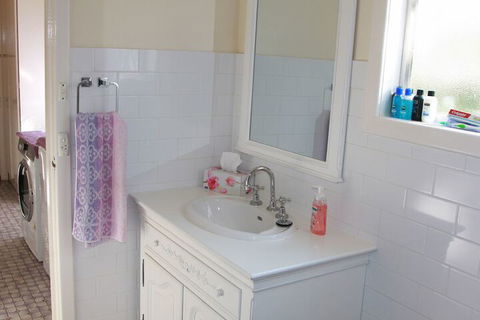 Archery Road Estate - Redcliffe Tourism 1