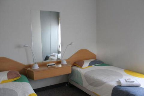 Golden Rivers Holiday Apartments - Redcliffe Tourism 5