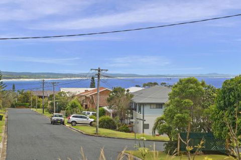 SEAVIEW DREAM Bonny Hills - Redcliffe Tourism 5