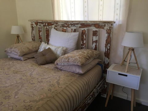 A Peaceful Cabin In The Country - Redcliffe Tourism 6