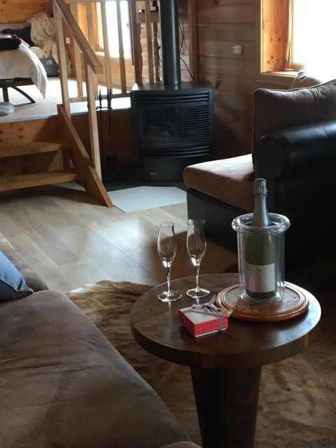 Springmead Rustic Cabin - Redcliffe Tourism 1