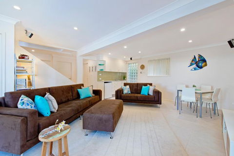 Allure By The Sea - Redcliffe Tourism 5