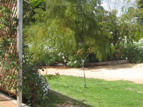 Amalie Cottage Waikerie Unit 1 - Redcliffe Tourism 3