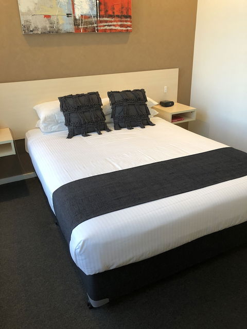Adelaide Airport Motel - Redcliffe Tourism 4