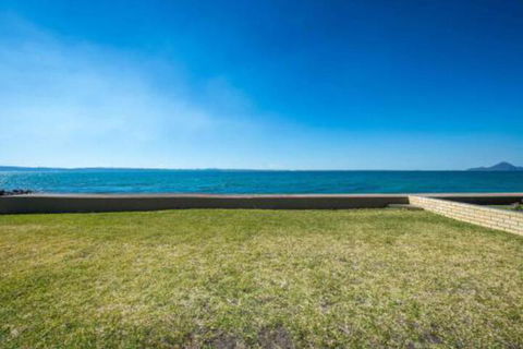 Alcheringa Unit 1 / 32 Sandy Point Road - Redcliffe Tourism 4