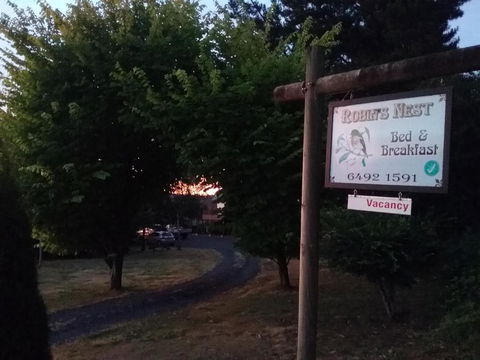 Robins Nest B & B - Redcliffe Tourism 6