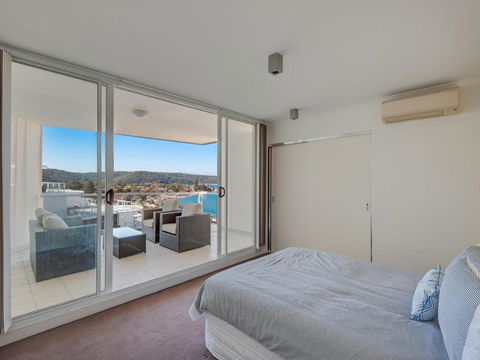 Penthouse 707 4 Bedroom Oceanview Penthouse - Redcliffe Tourism 3