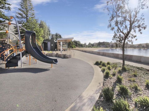 Penthouse 707 4 Bedroom Oceanview Penthouse - Redcliffe Tourism 6