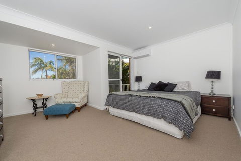 Soldiers Point Road 2 / 47 - Redcliffe Tourism 1