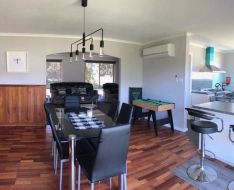 At HOME On HOLMES - Redcliffe Tourism 5