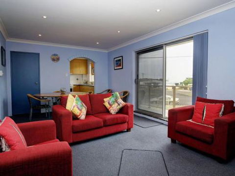 Anchorage 7 Beautifully Renovated Close To Rockpool - Redcliffe Tourism 6