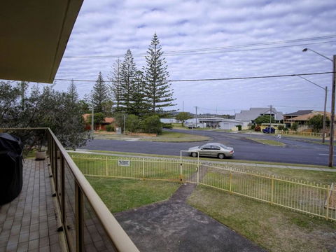 Anchorage 7 Beautifully Renovated Close To Rockpool - Redcliffe Tourism 1