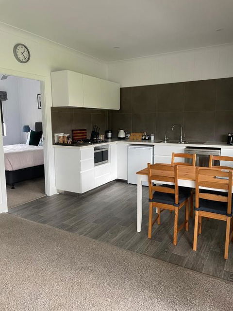 Appleyard BnB - Redcliffe Tourism 3