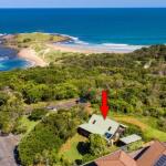 Aqualuna Excellent Surfing Beaches. - Redcliffe Tourism 0