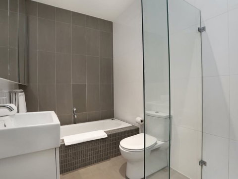 Kew Luxurious Townhouse - Redcliffe Tourism 5