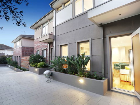 Kew Luxurious Townhouse - Redcliffe Tourism 0