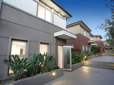 Kew Luxurious Townhouse - Redcliffe Tourism 1