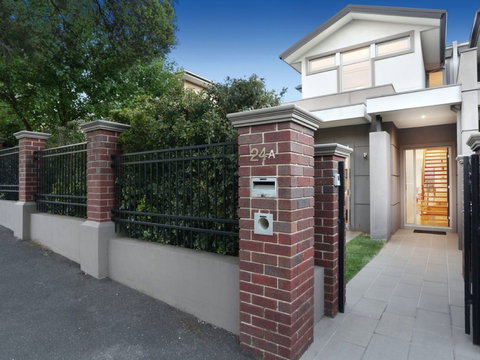 Kew Luxurious Townhouse - Redcliffe Tourism 2