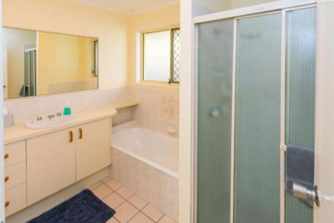 Cozy Family Holiday House - Redcliffe Tourism 7