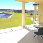 Island Waterfront Getaway WiFi - Redcliffe Tourism 0