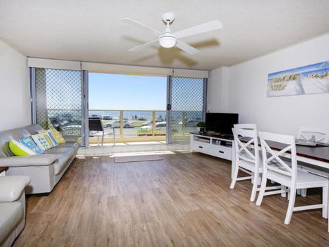 Ebbtide 3 On Main Beach! - Redcliffe Tourism 3