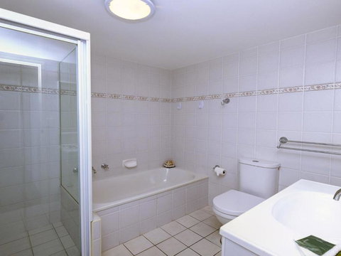 Ebbtide 3 On Main Beach! - Redcliffe Tourism 5