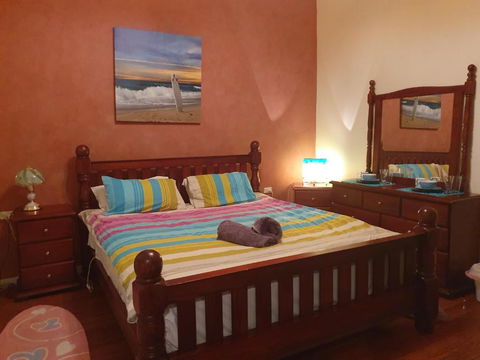JUST 4 YOU! Amazing Sea Views WIFI Fullly Air Conditioned King Bed - Redcliffe Tourism 5