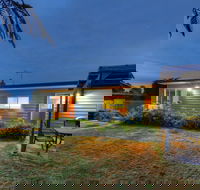 Castaway Cottage - Essentially Tas - Redcliffe Tourism