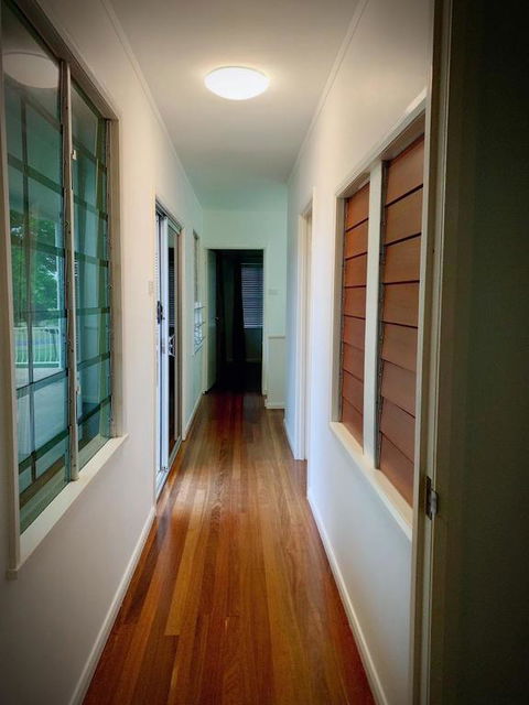 Holiday Rental Huge House With Beach Views - Redcliffe Tourism 2