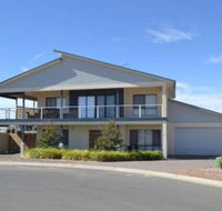 Gizmos Retreat - Redcliffe Tourism